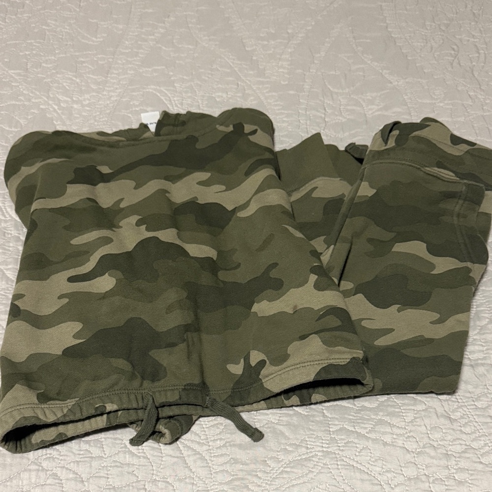 Old Navy Kids Green Camouflage Joggers